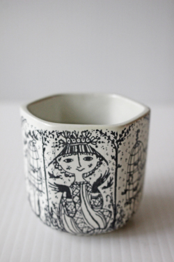 北欧ヴィンテージ/Bjorn Wiinblad/六角小物入れ（ブラック）