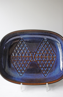 29×22.5cm、高さ5.5cm
