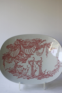 28×22cm、高さ4.5cm