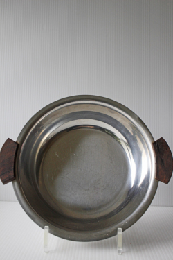 Φ22cm、高さ4.5cm