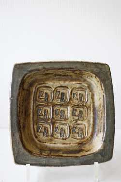 15.5×5.5cm、高さ3.5cm