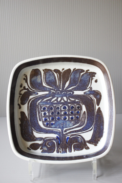 北欧ヴィンテージ/Royal Copenhagen/バッカ/角皿（17×17cm）/SOLD OUT