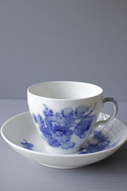 北欧ヴィンテージ/Royal Copenhagen /ブルーフラワー/カーブ/No.8/SOLD OUT