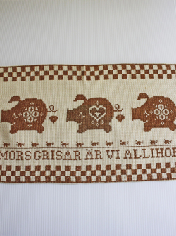 【クリスマス】北欧ヴィンテージ/手刺繍壁掛け/3匹の豚さん/SOLD OUT
