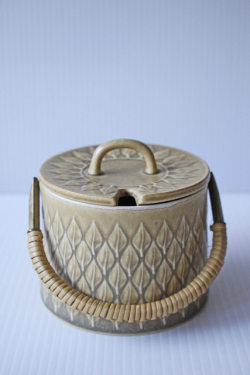 北欧ヴィンテージ/Jens.H.Quistgaard/relief/シュガーポット（Kronjyden)