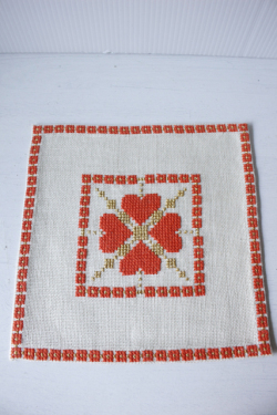 北欧ヴィンテージ/刺繍クロス/ハートモチーフ/SOLDOUT