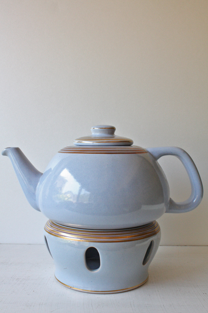 装飾的な金属製ティーポットとクリーマーセット ポット・ピッチャー(並び順：標準)