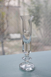 上部口Φ4cm、高さ15cm