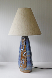 三角11×11cm、高さ46cm