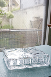 15×9.5cm、高さ4.5cm