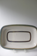 35×22.5cm、高さ4.5cm
