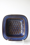18×18cm、高さ4.5cm