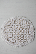 北欧の手仕事/手刺繍のドイリー/Φ14.5cm/SOLD OUT