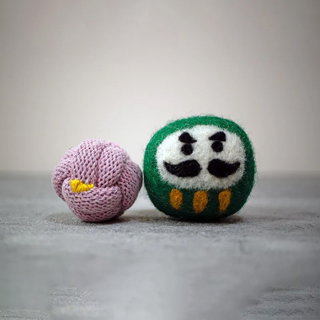 【necono】開運招福　だるまと梅（猫用おもちゃ）