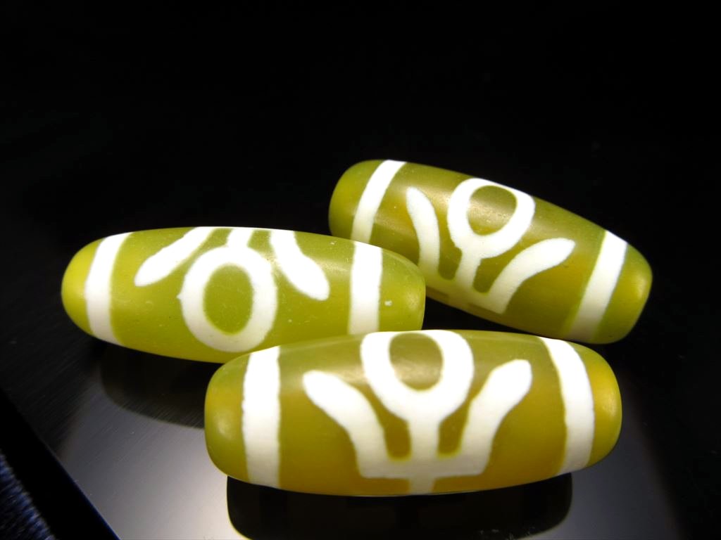 ◆激安限定入荷◆お買い得！◆明るいビタミンカラー◆至純風化天珠◆大人天珠(だいじんてんじゅ)◆縦サイズ：約30mm◆