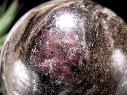 スピネルイングラナイト 尖晶石入り花崗岩 丸玉 置物 インド産