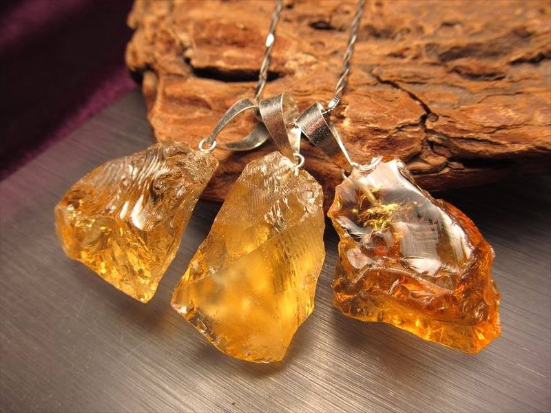 原石ペンダント