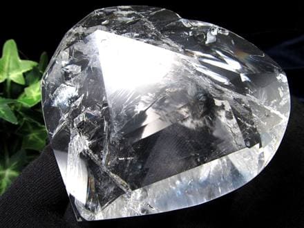 天然水晶 ハートカット オブジェ ブラジル産 置物