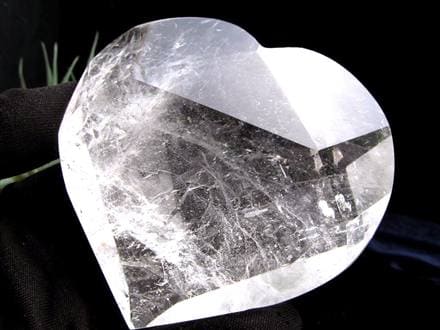 天然水晶 ハートカット オブジェ ブラジル産 置物
