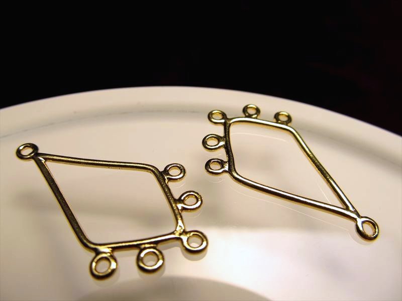 ◆高品質Silver925パーツ◆使い方様々！手作りアクセサリーのアクセントに！◆カン付き雫型コンポーネント◆縦約28.4mm 横約17.7mm カン穴内径約1.5mm◆18金ゴールド仕様◆CMP128◆