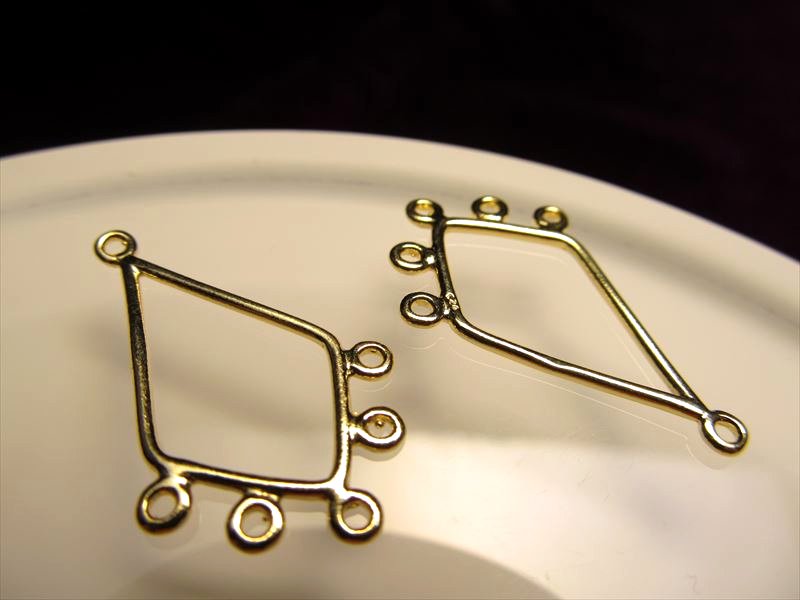 ◆高品質Silver925パーツ◆使い方様々！手作りアクセサリーのアクセントに！◆カン付き雫型コンポーネント◆縦約28.4mm 横約17.7mm カン穴内径約1.5mm◆14金ゴールド仕様◆CMP129◆