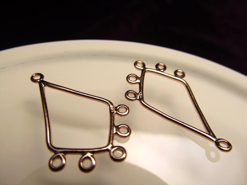 ◆高品質Silver925パーツ◆使い方様々！手作りアクセサリーのアクセントに！◆カン付き雫型コンポーネント◆縦約28.4mm 横約17.7mm カン穴内径約1.5mm◆ピンクゴールド仕様◆CMP130◆