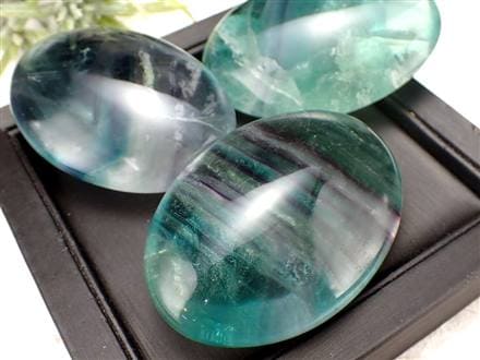 フローライト 蛍石 タンブル ポリッシュ 握り石