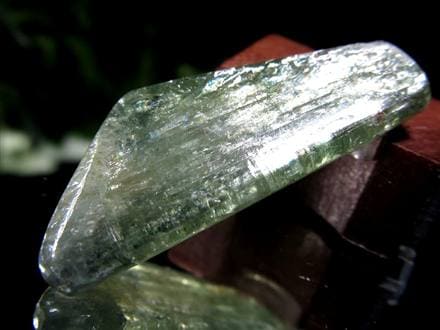 グリーンカイヤナイト 藍晶石 原石 結晶