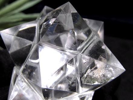 天然水晶 アステロイド 彫り 置物