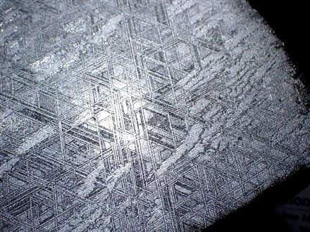 ムオニオナルスタ隕石 ウィドマンシュテッテン プレート 宇宙 鉄隕石