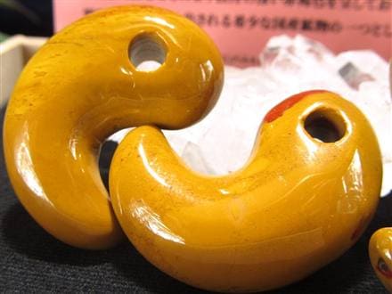 佐渡赤玉石 碧玉 ジャスパー 勾玉 天然石