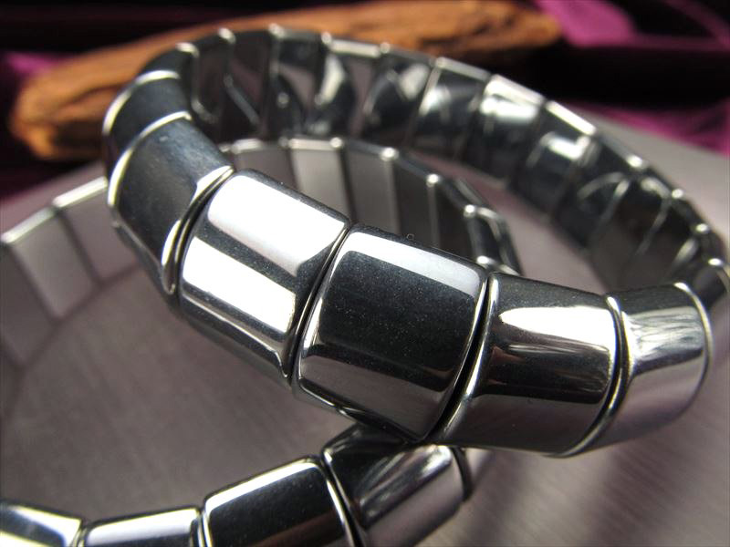 ☆つやつや鏡面仕上げ☆バングルタイプ☆高純度 テラヘルツ鉱石 バングルブレスレット☆幅約15mm☆内径約16-17cm☆【タイプG】☆