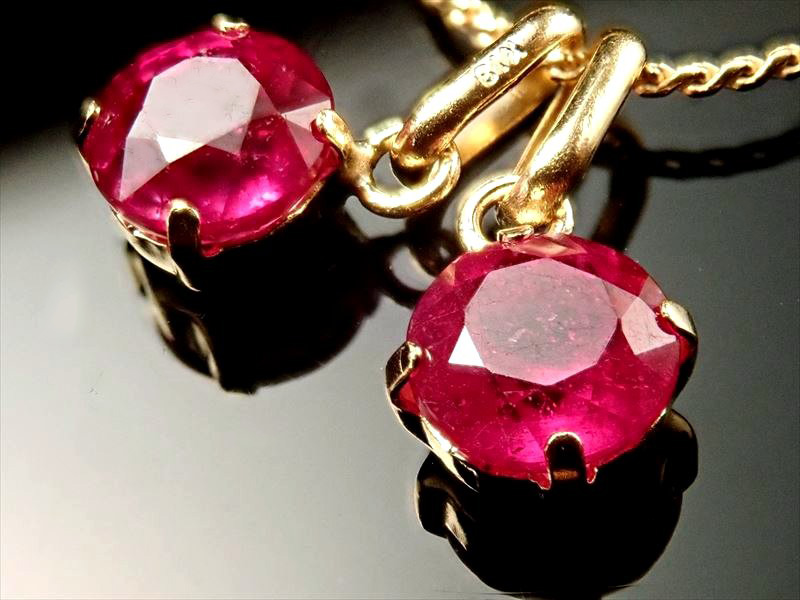 ★18金ゴールド★大切な方への贈り物に♪★透明度抜群濃色結晶★宝石の女王★極上ルビーペンダントトップ★ラウンドカット型★石サイズ縦約5mm★【ミャンマー産】