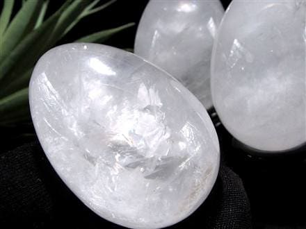 水晶 クリスタルエッグ 水晶たまご 天然石 彫刻置物