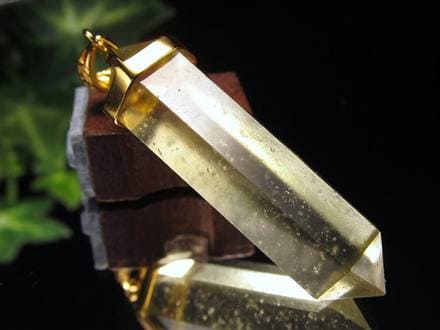 リビアングラス 隕石 アクセサリー ペンダント インパクトガラス