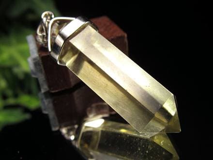 リビアングラス 隕石 アクセサリー ペンダント インパクトガラス