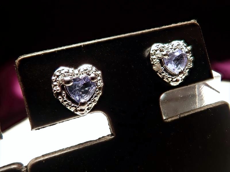 ピアス