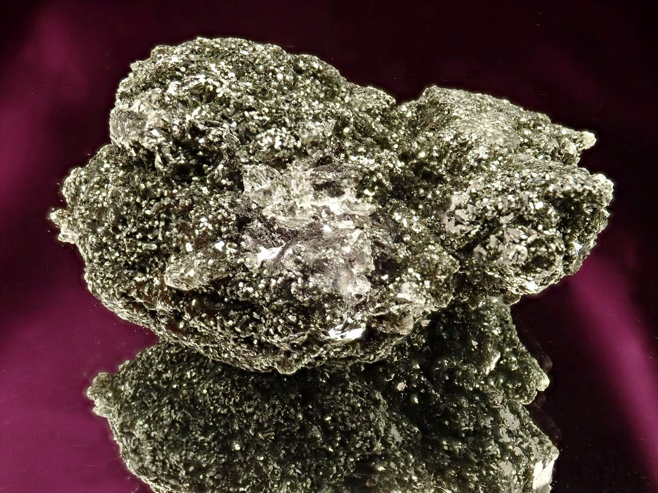 ★超レア！★【新種の流通量極少結晶】★キラキラ輝く集合体原石★水晶を覆うセラフィナイト結晶★1点物★天然セラフィナイト【クリノクロア】結晶原石★最大幅約35.8mm★約12.9g★【ロシア産】