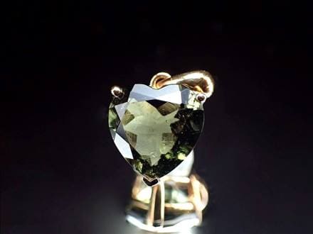 モルダバイト モルダウ石 隕石 18K 18金ゴールド