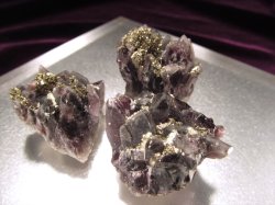 ★超希少！パイライト結晶とブラックアメジストの共生★少量限定★フランス展示会商品★3個セット★希少！ブルガリア産★パイライト結晶共生　ブラックアメジストクラスター★最大幅約30mm★約86.8g★【ブルガリア産】
