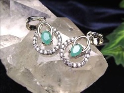 エメラルド 宝石 5月の誕生石 ペンダント アクセサリー