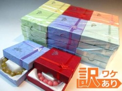★訳あり特価！【単色販売】★ブレスレット用化粧箱★1セット5個入り★リボン付きおしゃれブレスレットケース★選べる6カラー★ケースサイズ 約9cm×約9cm★