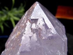 アメジスト 紫水晶 イリデッセンス 天然石 トライゴーニック