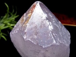 アメジスト 紫水晶 イリデッセンス 天然石 トライゴーニック