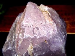 アメジスト 紫水晶 イリデッセンス 天然石 トライゴーニック