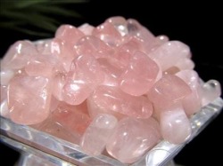 さざれ 細石 ローズクォーツ 紅石英 紅水晶