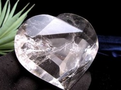 天然水晶 ハートカット オブジェ ブラジル産 置物