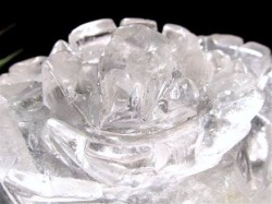 水晶 薔薇 彫刻置物 クォーツ 天然石