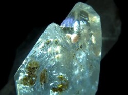 オイルクォーツ 石油入り水晶 結晶 原石