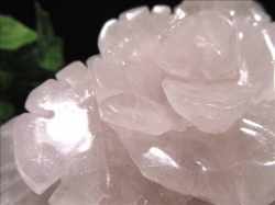 ローズクォーツ 薔薇 彫刻置物 クォーツ 天然石